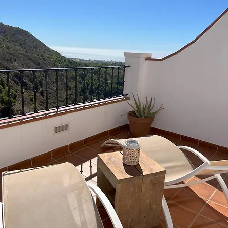 La Perla De & Apartment *