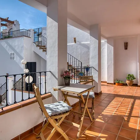 La Perla De & Apartment *